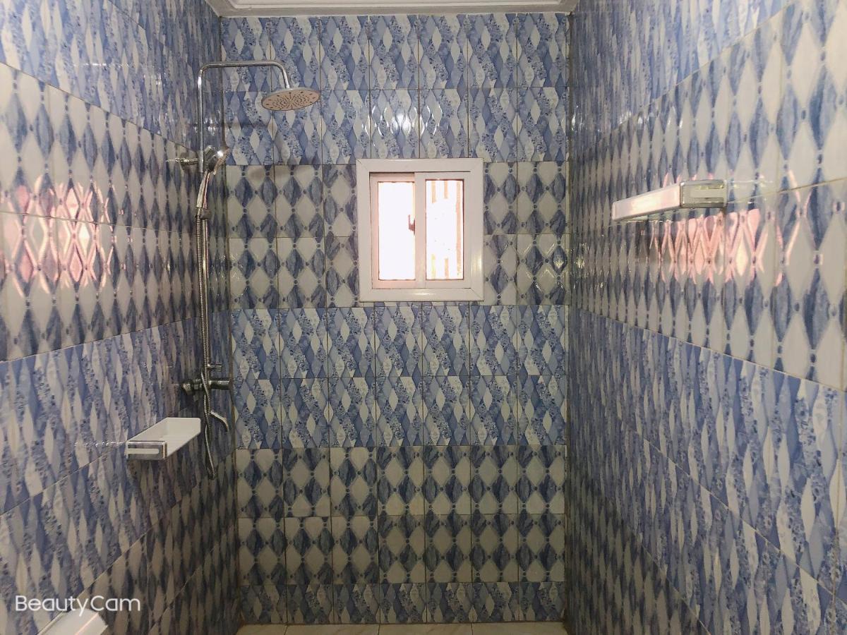 Awamuulamin Manneh Guest House Abuko Extérieur photo