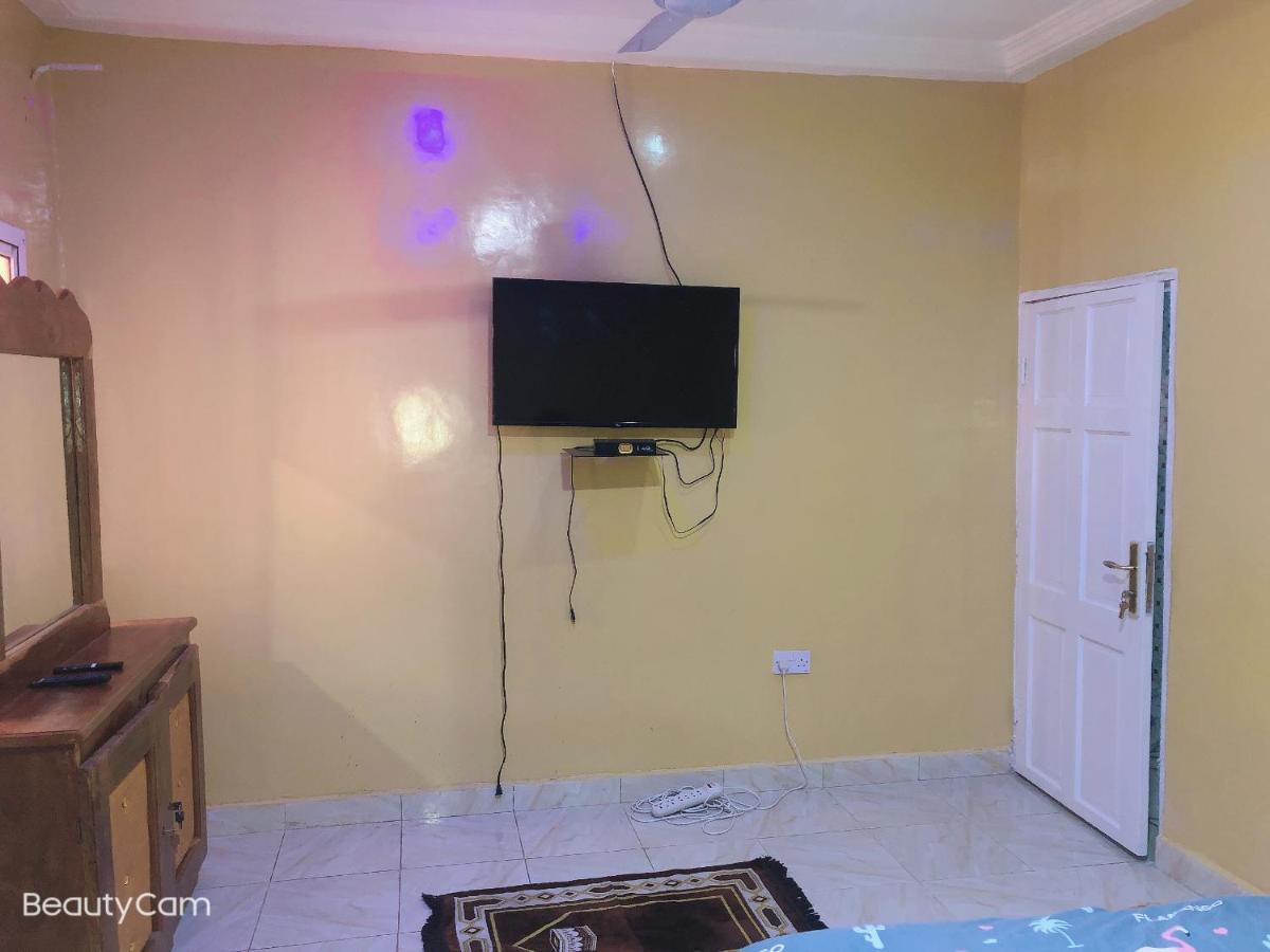 Awamuulamin Manneh Guest House Abuko Extérieur photo