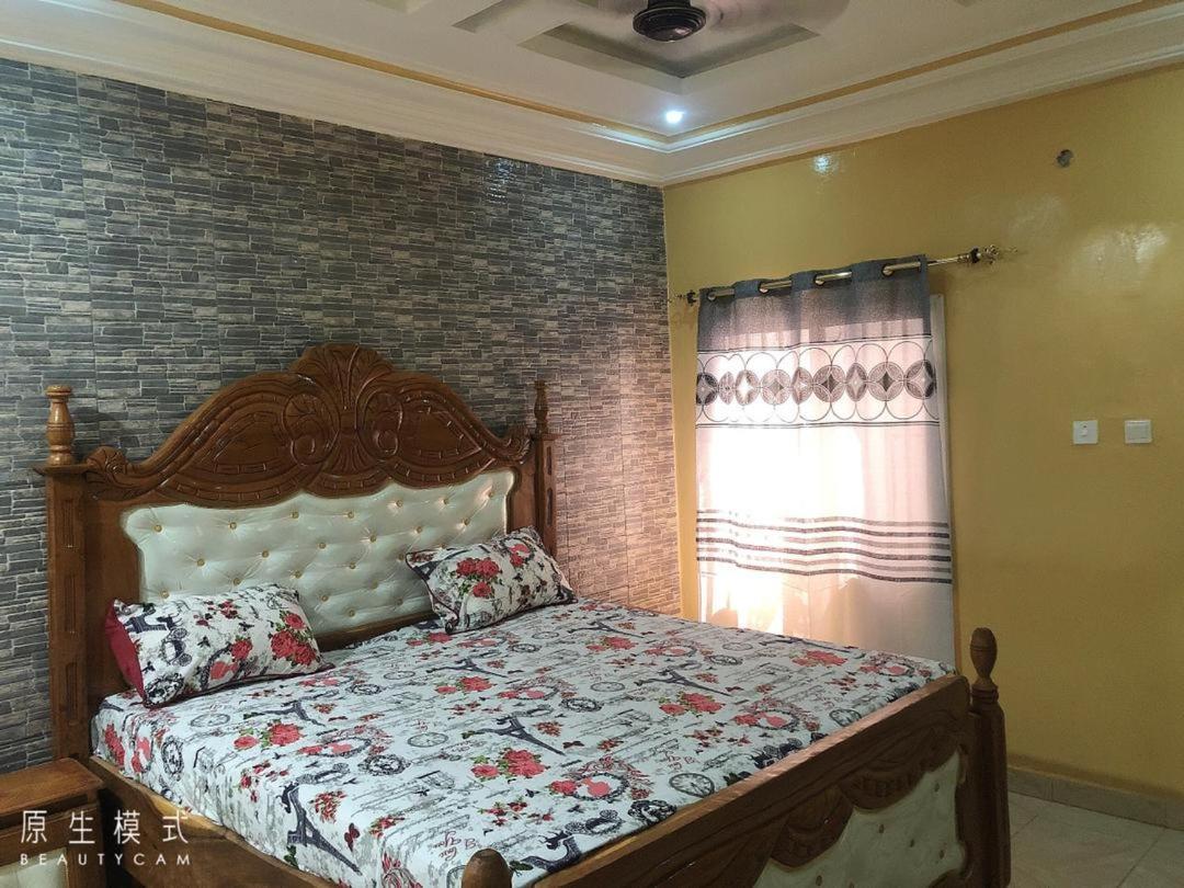 Awamuulamin Manneh Guest House Abuko Extérieur photo