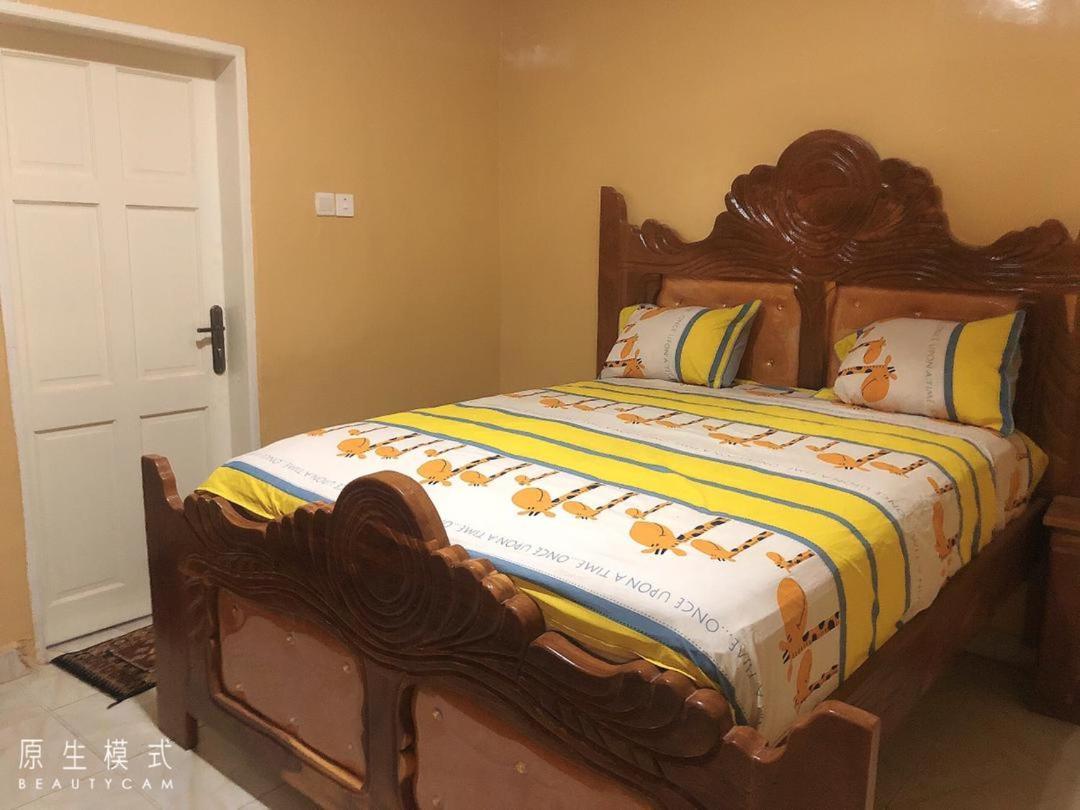 Awamuulamin Manneh Guest House Abuko Extérieur photo
